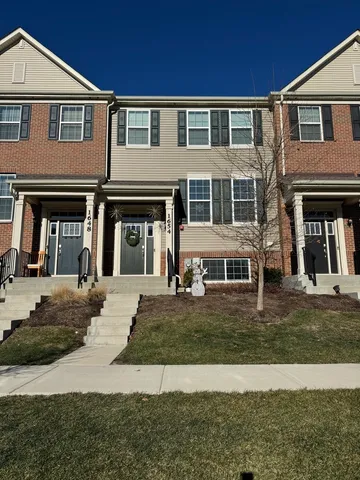 $3,250 | 1654 BENTZ Way, Batavia, IL 60510