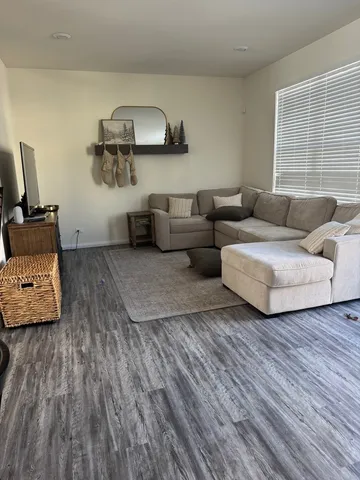 $3,250 | 1654 BENTZ Way, Batavia, IL 60510