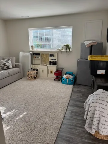 $3,250 | 1654 BENTZ Way, Batavia, IL 60510