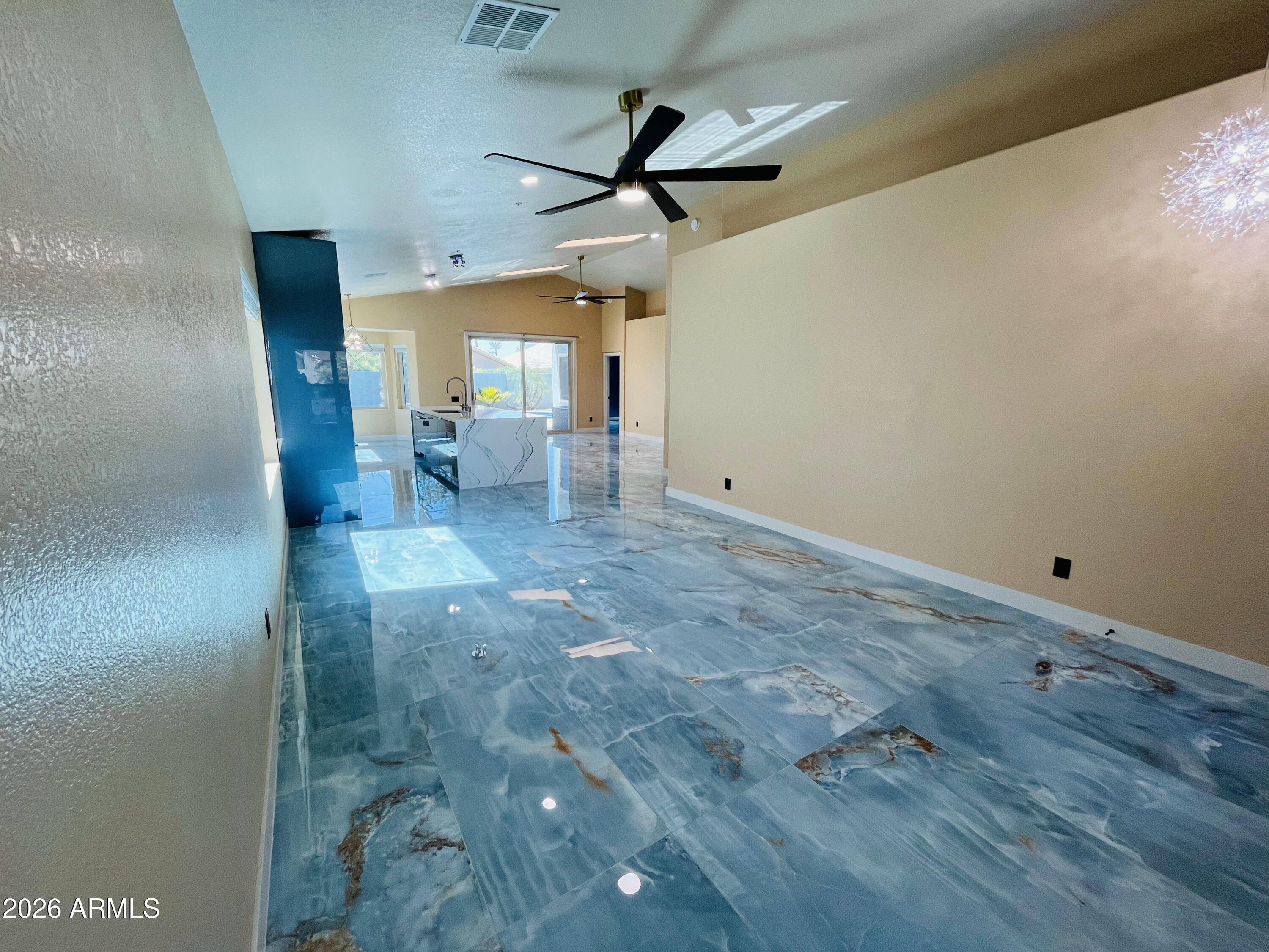 8709 East Gail Road Scottsdale, AZ 85260 - Photo 5 of 19 IMG_3384