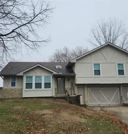$369,000 | 706 Ozark Short Line, Odessa, MO 64076