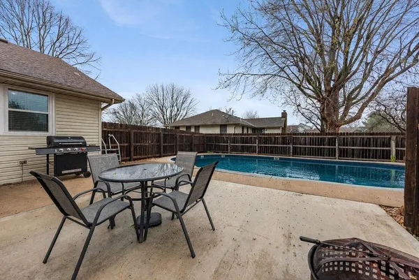 $369,000 | 706 Ozark Short Line, Odessa, MO 64076