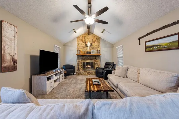 $369,000 | 706 Ozark Short Line, Odessa, MO 64076