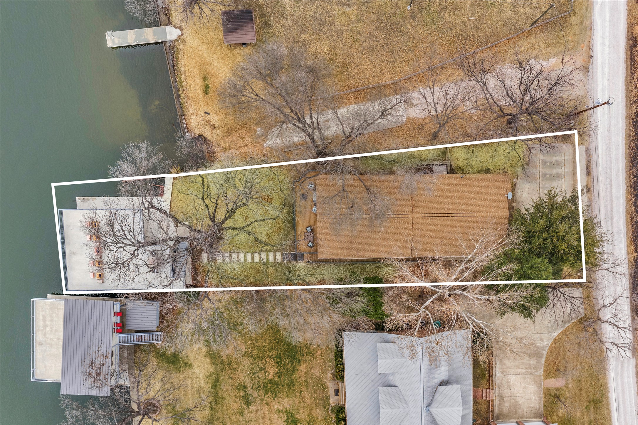 525 Ellen Williams Loop Kingsland, TX 78639 - Photo 1 of 36 a view of roof
