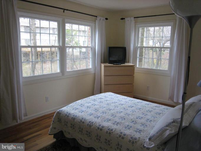 1821 Wainwright Drive Reston, VA 20190 - Photo 14 of 26 Master Bedroom