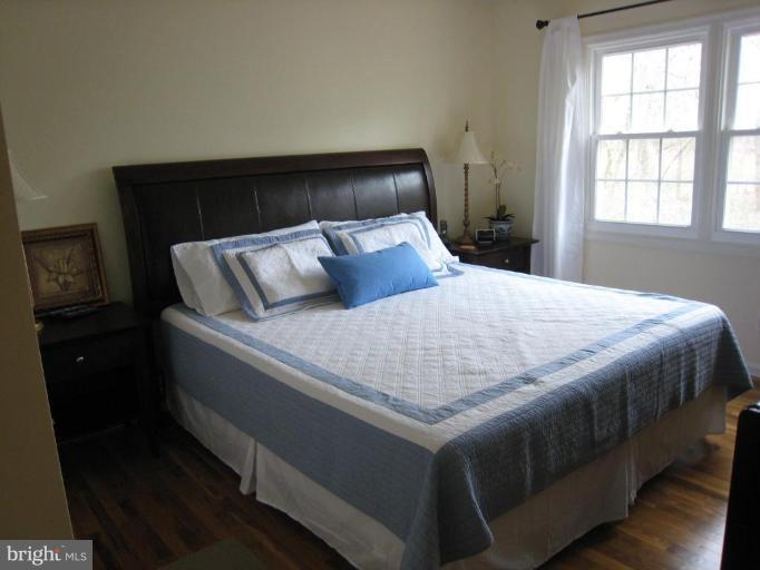 1821 Wainwright Drive Reston, VA 20190 - Photo 16 of 26 Bedroom #2
