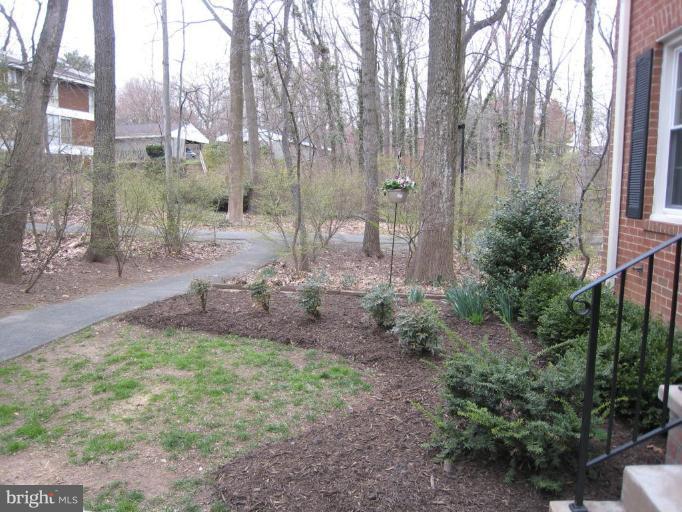 1821 Wainwright Drive Reston, VA 20190 - Photo 21 of 26 Exterior #2