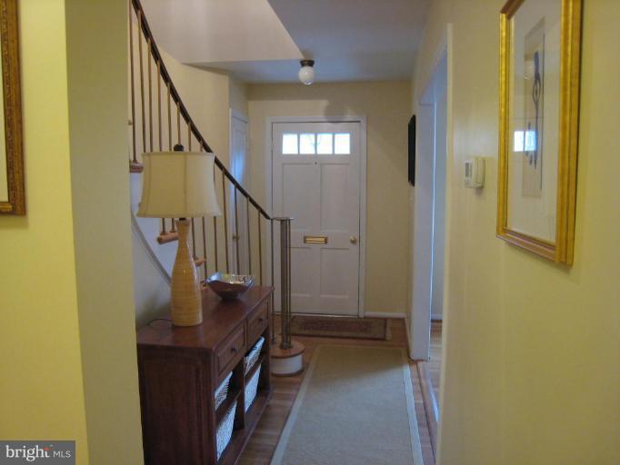 1821 Wainwright Drive Reston, VA 20190 - Photo 23 of 26 Entrance / Foyer