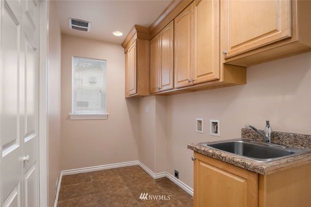 $650,000 | 13908 Beverly Park Road, Lynnwood, WA 98087