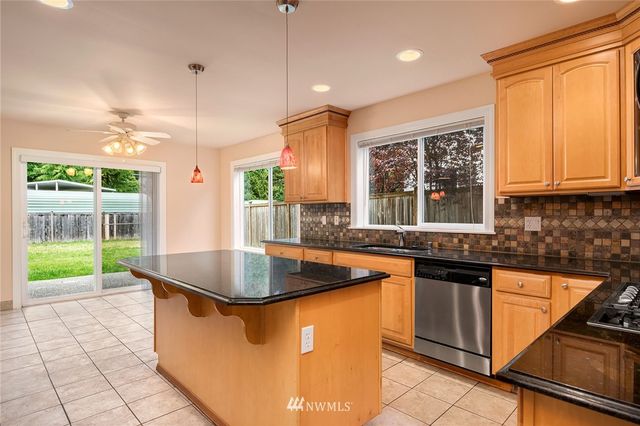 $650,000 | 13908 Beverly Park Road, Lynnwood, WA 98087