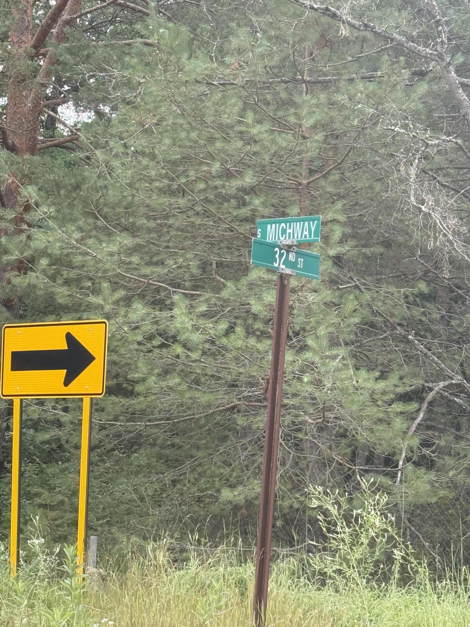 4177 South Michway Baldwin, MI 49304 - Photo 5 of 35 IMG_2870