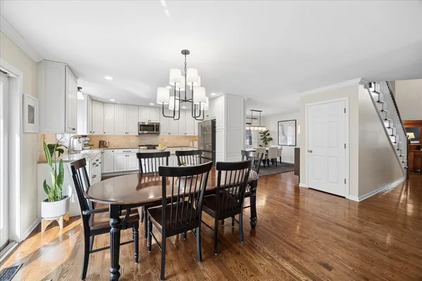 $1,275,000 | 749 Summit Street, Downers Grove, IL 60515