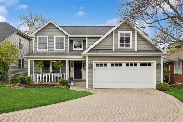 $1,275,000 | 749 Summit Street, Downers Grove, IL 60515