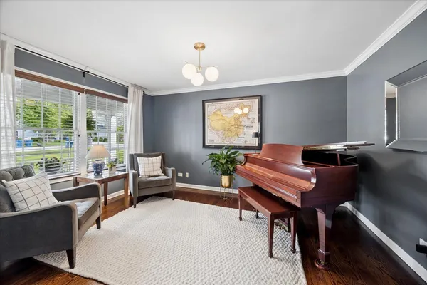 $1,275,000 | 749 Summit Street, Downers Grove, IL 60515