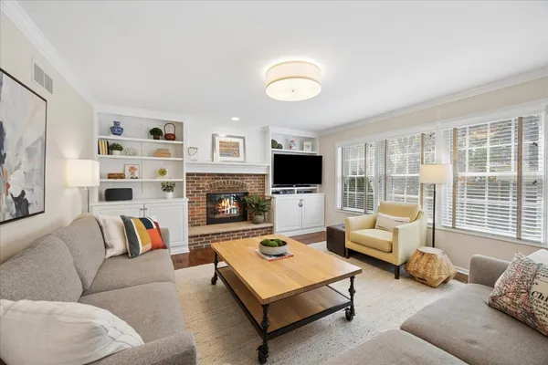 $1,275,000 | 749 Summit Street, Downers Grove, IL 60515