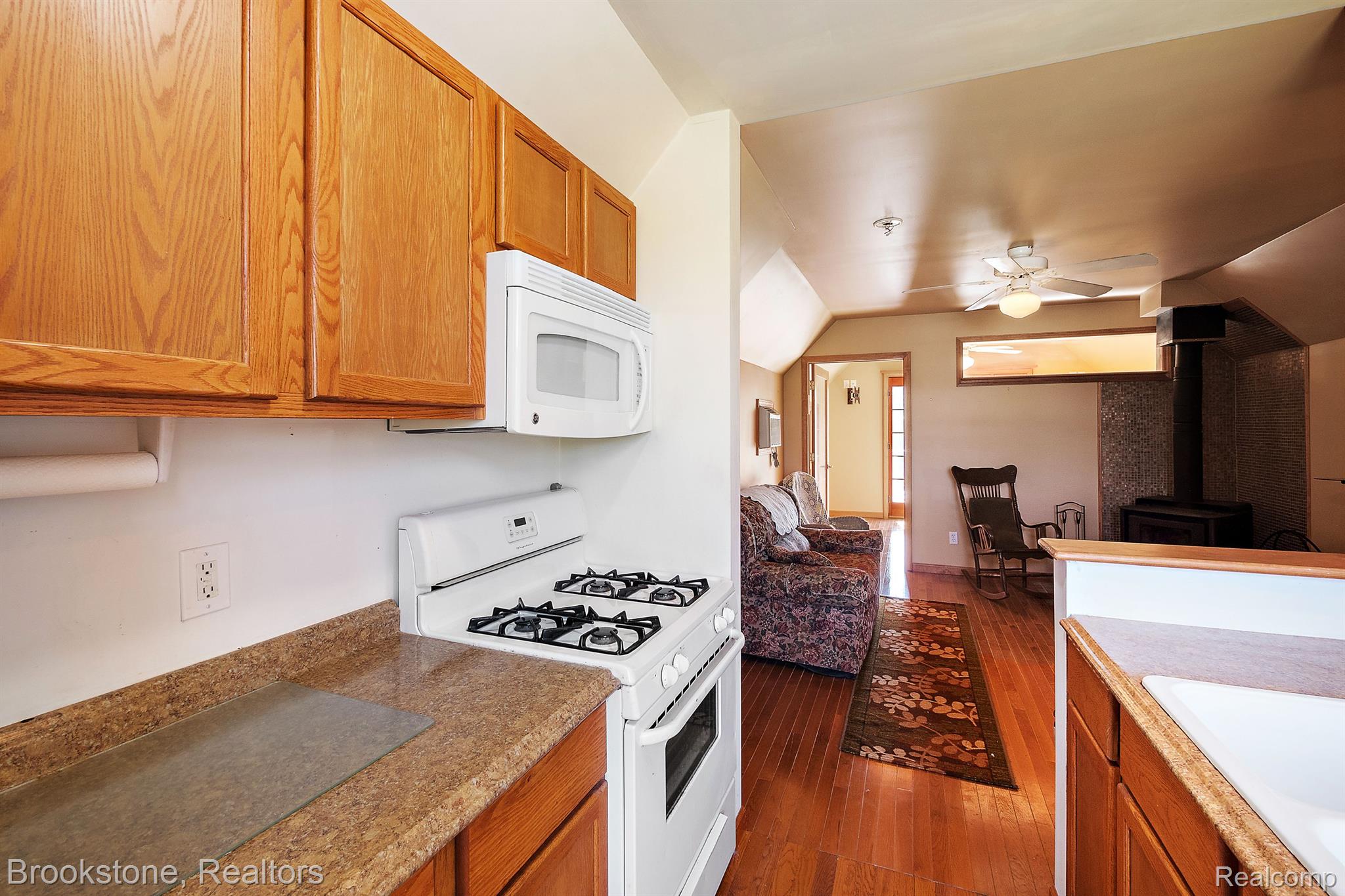 5250 Bishop Road Dryden, MI 48428 - Photo 64 of 65 kitchen of appartment
