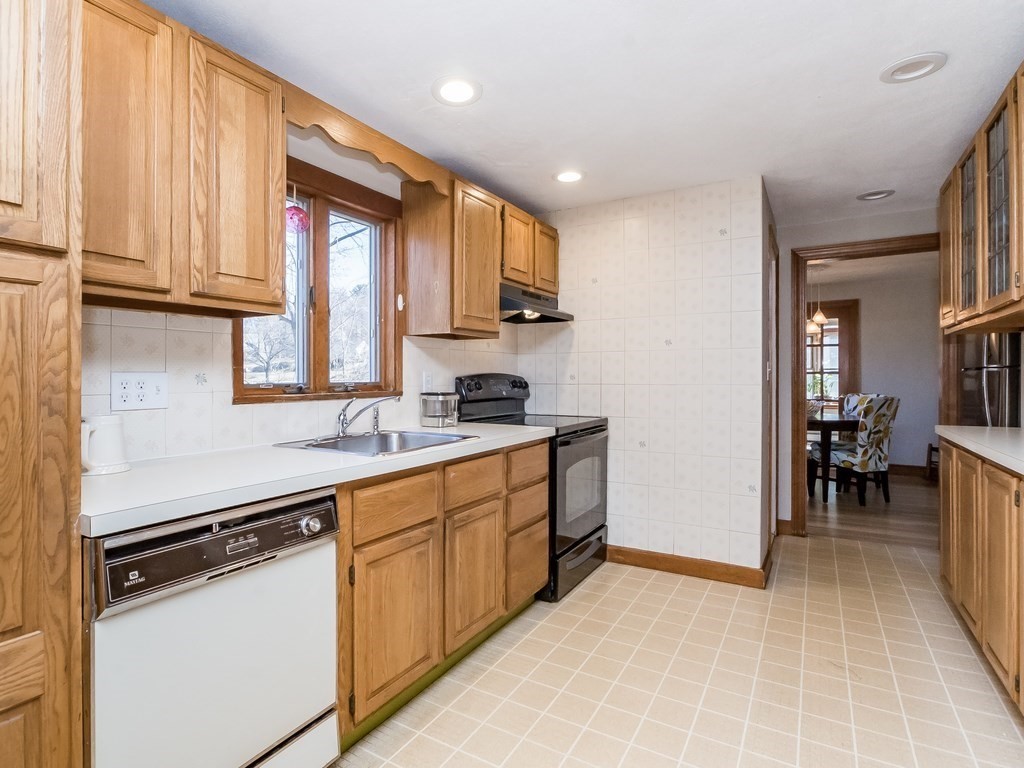 15 Nathaniel Road Winchester, MA 01890 - Photo 11 of 35 Gallery Image 11