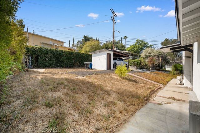 a view of a basketball court