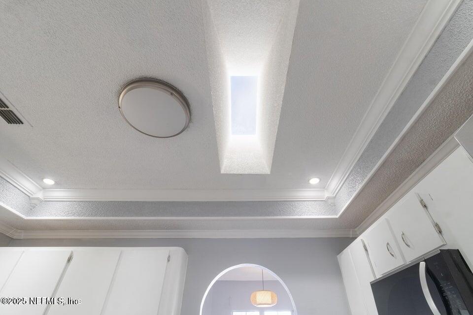 3955 Southwest 139th St Road Ocala, FL 34473 - Photo 41 of 45 a view of a livingroom with wooden floor and a potted plant