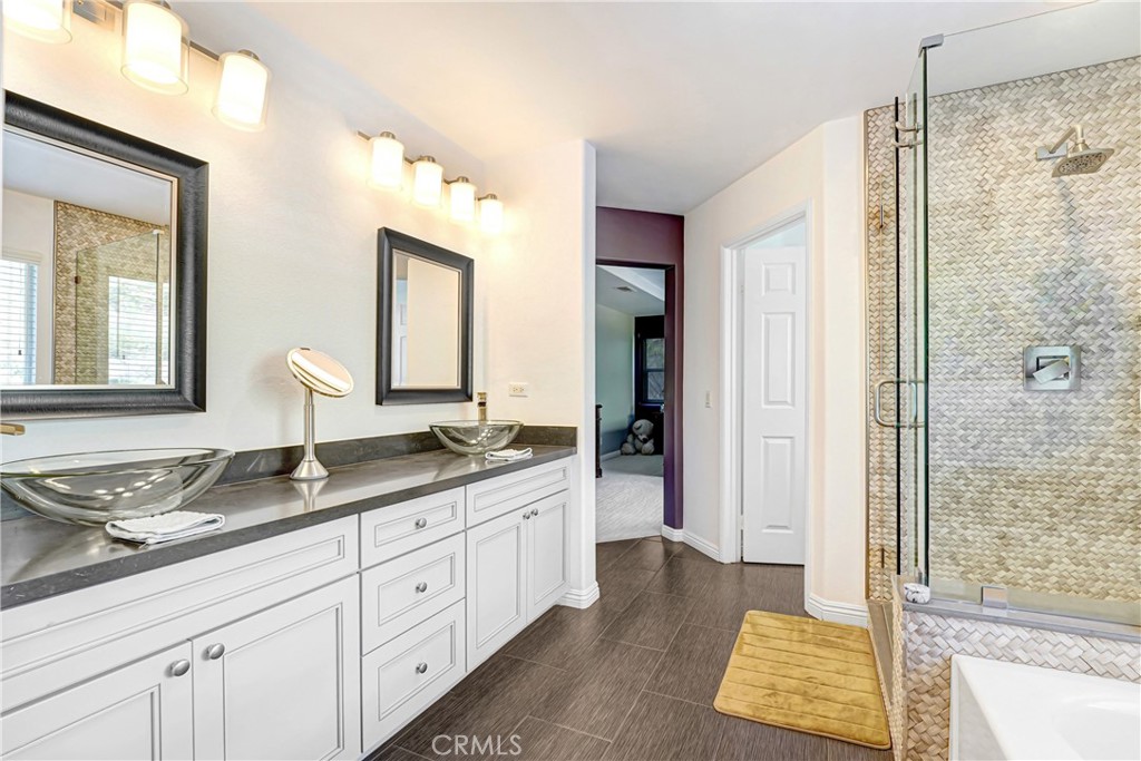 23805 Oak View Lane Newhall, CA 91321 - Photo 11 of 26
