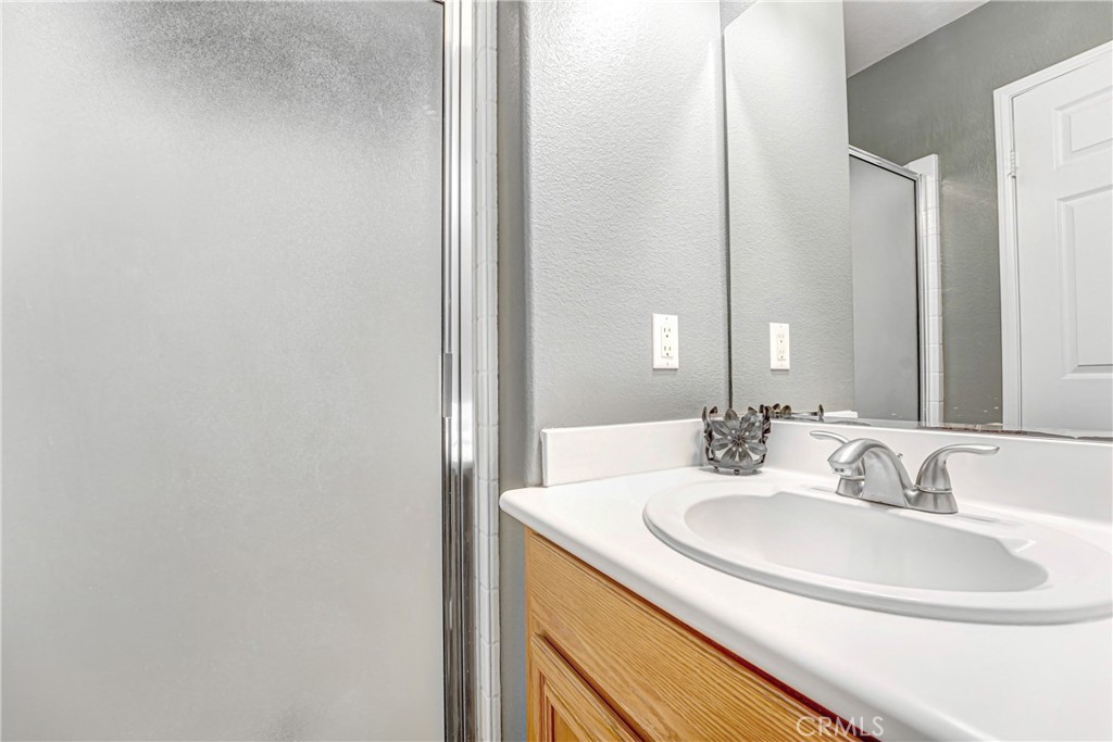 23805 Oak View Lane Newhall, CA 91321 - Photo 15 of 26