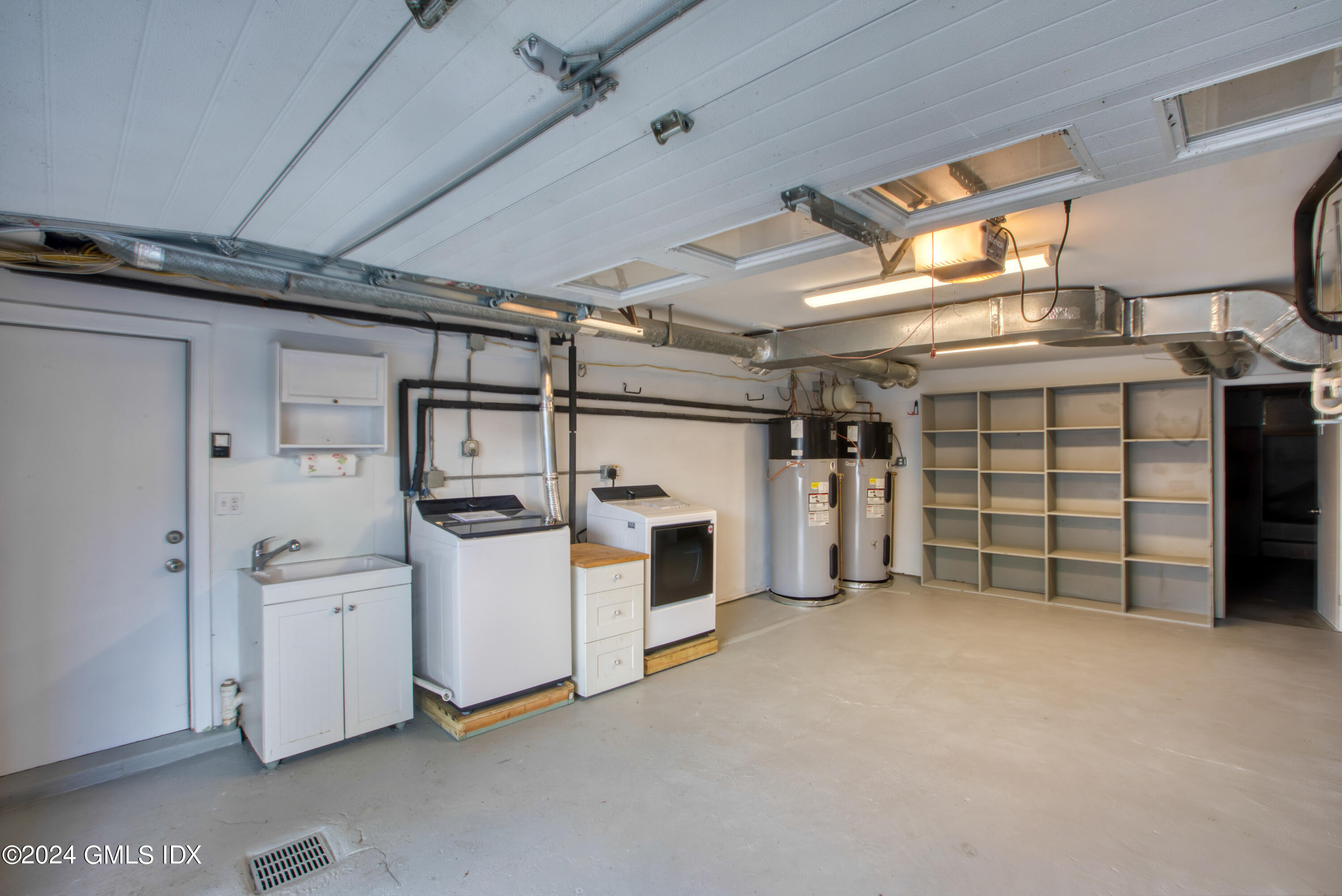 8 Ridge Place, Unit 1 Greenwich, CT 06831 - Photo 31 of 38 BRAND NEW WASHER & DRYER