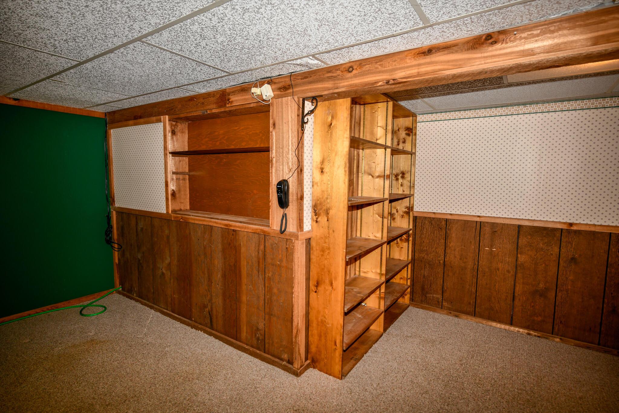 15743 Hagenderfer Road Plain City, OH 43064 - Photo 35 of 49 Corner Bookcases and Bar Ledge