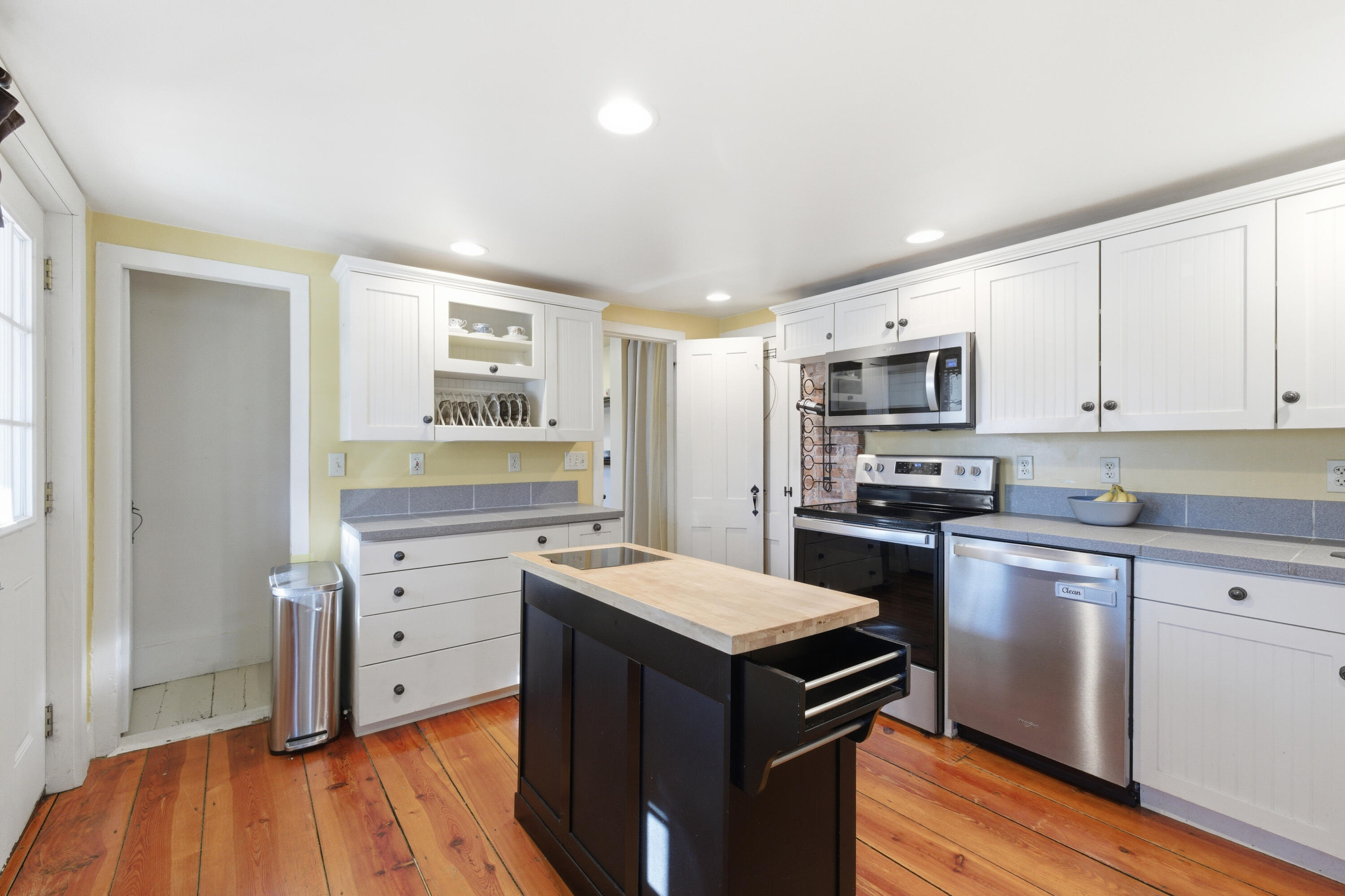 104 Hill Street, Unit 1 Saco, ME 04072 - Photo 11 of 39 3G0A9483