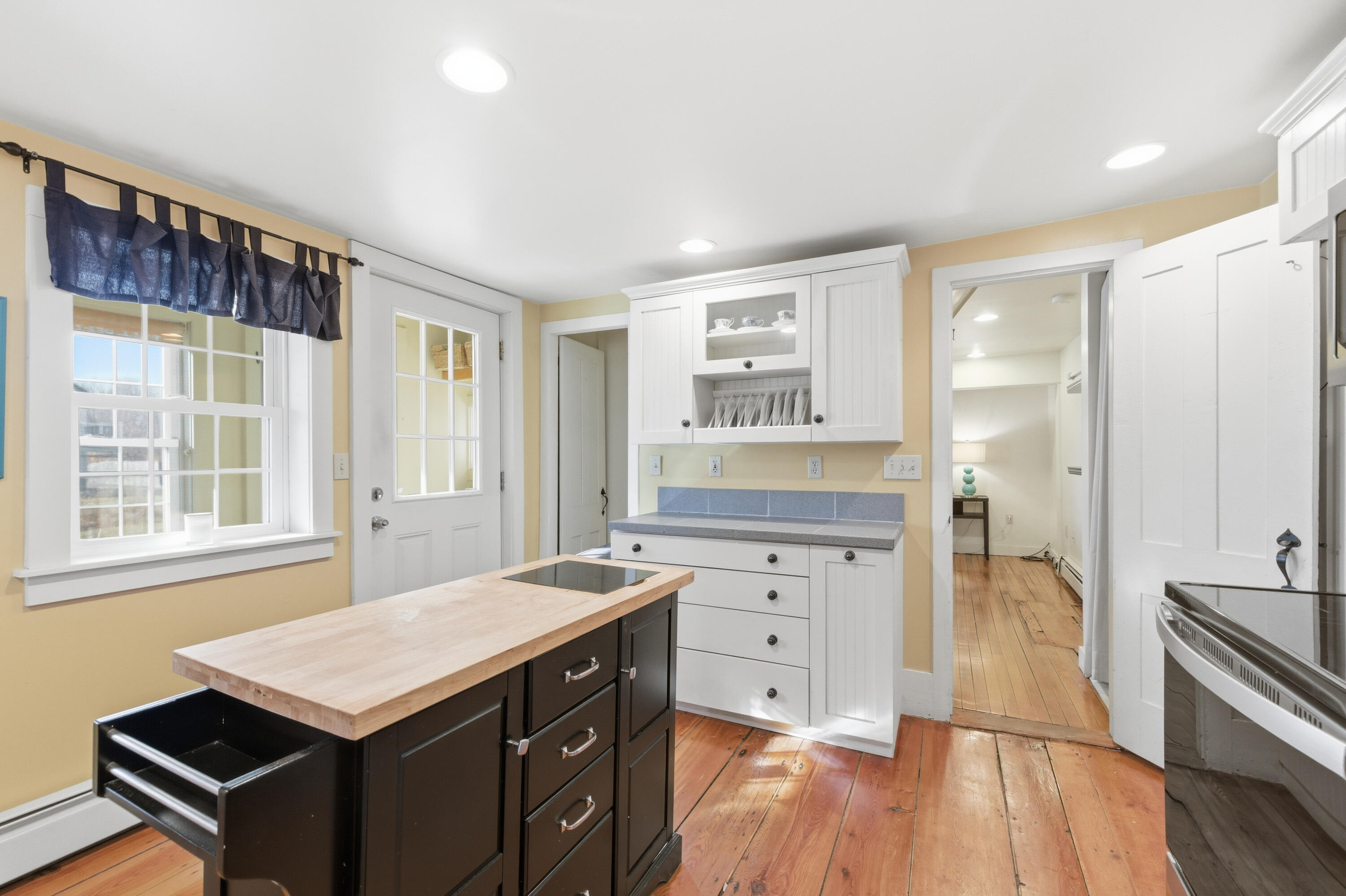 104 Hill Street, Unit 1 Saco, ME 04072 - Photo 10 of 39 3G0A9501