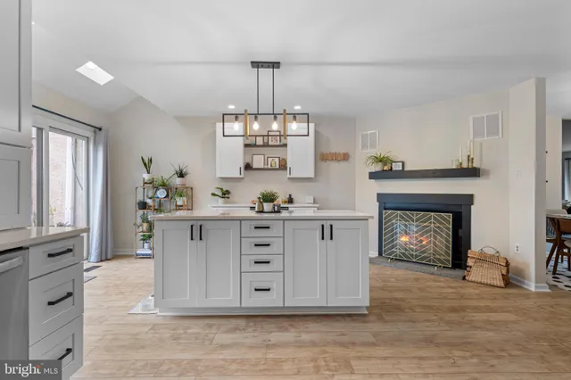 $409,000 | 649 Niblick Lane, Unit 20, Wallingford, PA 19086