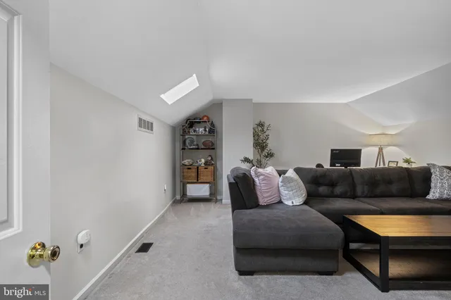 $409,000 | 649 Niblick Lane, Unit 20, Wallingford, PA 19086