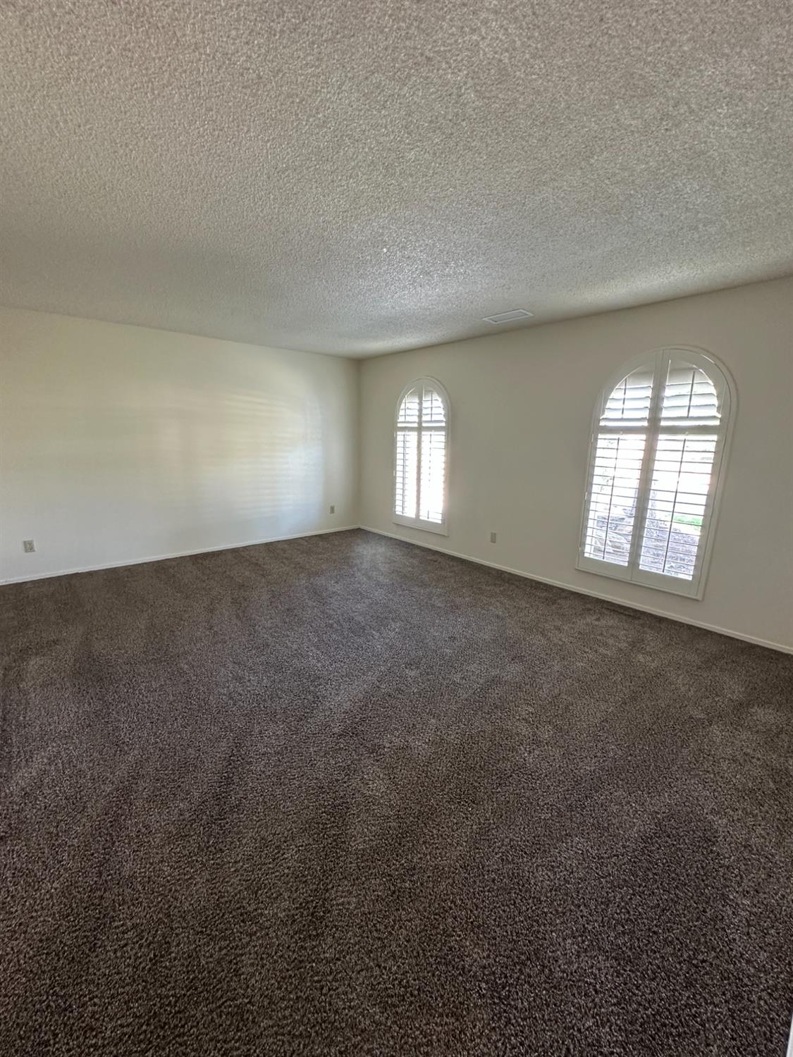 91 O Street Sanger, CA 93657 - Photo 4 of 21