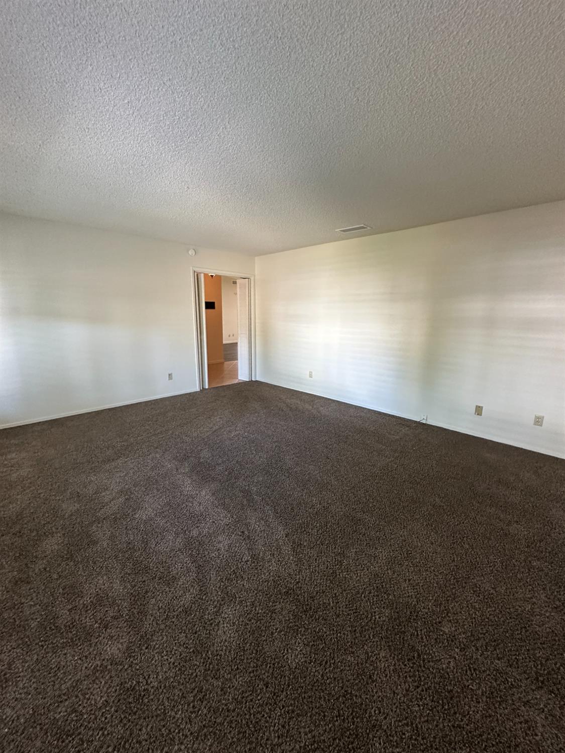 91 O Street Sanger, CA 93657 - Photo 5 of 21 a view of empty room