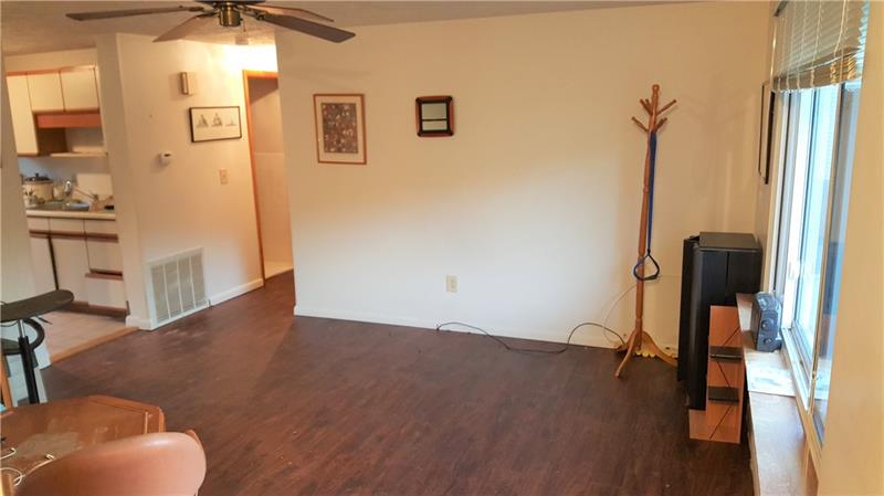 40 Quail Hill Road Pittsburgh, PA 15214 - Photo 4 of 9 Gallery Image 4