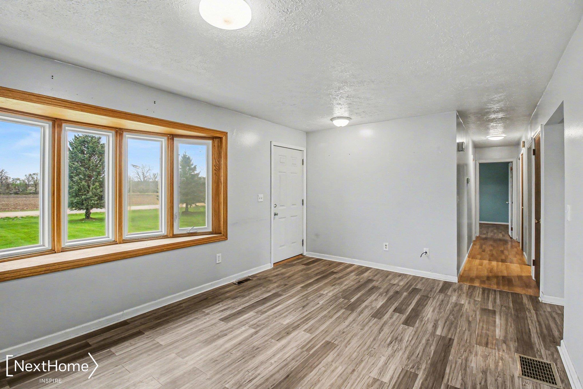 1601 Layton Road Fowlerville, MI 48836 - Photo 6 of 33