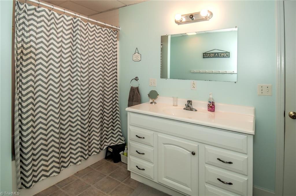 14050 Cool Springs Road Cleveland, NC 27013 - Photo 20 of 25 LL Bath