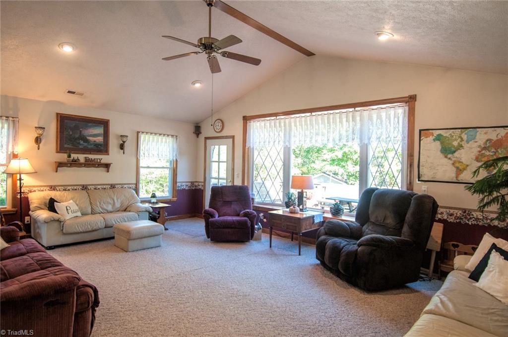 14050 Cool Springs Road Cleveland, NC 27013 - Photo 4 of 25 Living Room