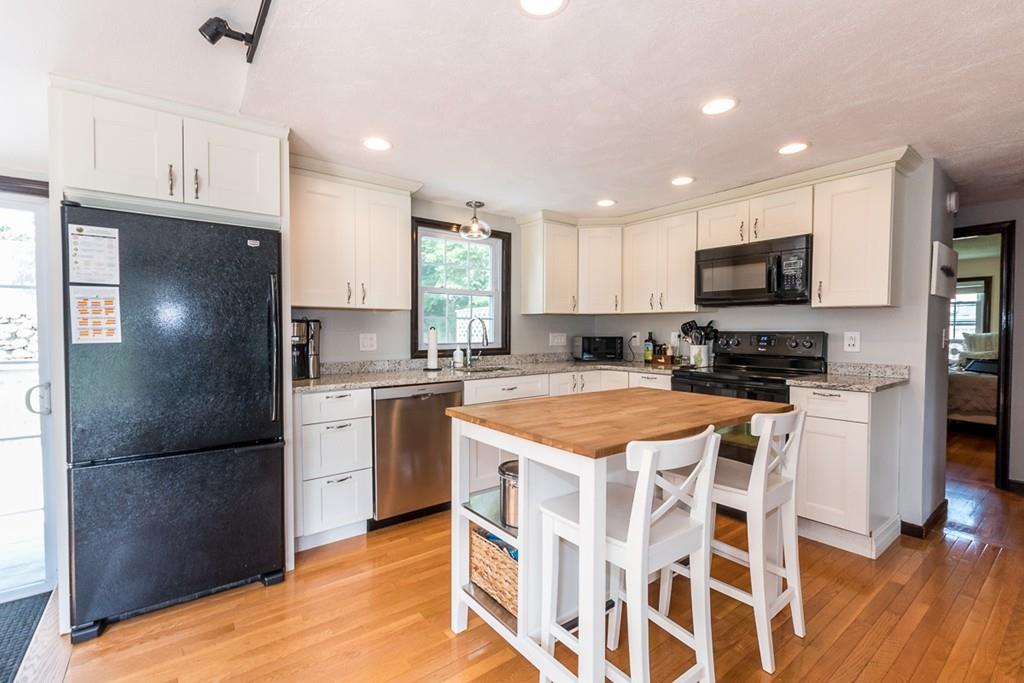 23 Cameron Road Norwood, MA 02062 - Photo 6 of 40 Gallery Image 6