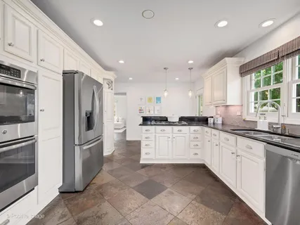 $974,900 | 828 Cambridge Avenue, Elmhurst, IL 60126