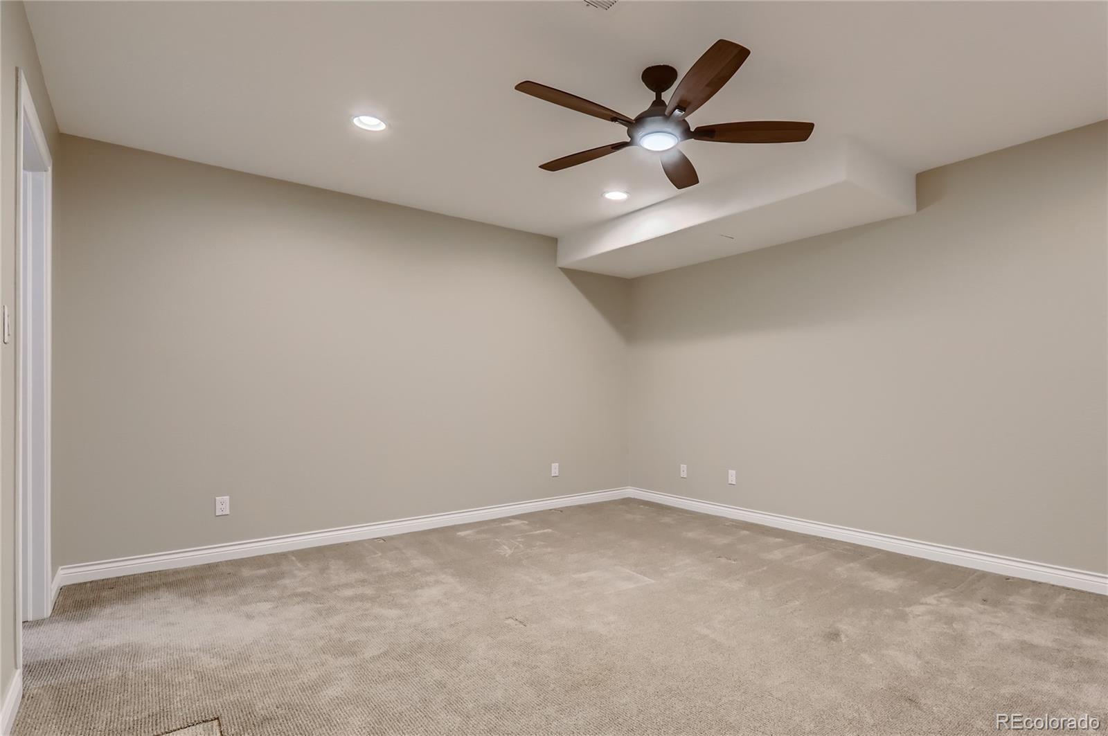 445 Jackson Street Denver, CO 80206 - Photo 21 of 29 an empty room