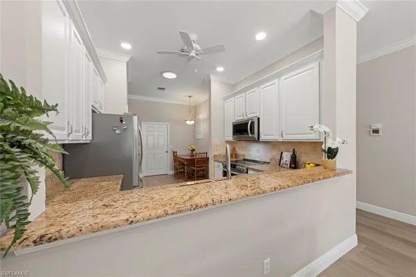 $525,000 | 3653 Periwinkle Way, Unit 127, Naples, FL 34114