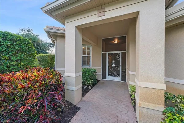 $525,000 | 3653 Periwinkle Way, Unit 127, Naples, FL 34114