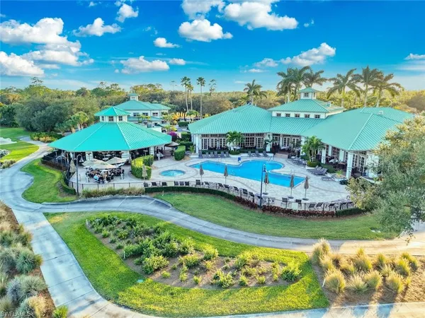 $525,000 | 3653 Periwinkle Way, Unit 127, Naples, FL 34114