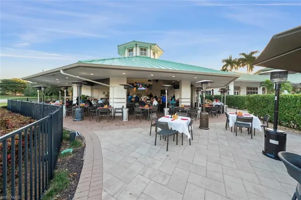 $525,000 | 3653 Periwinkle Way, Unit 127, Naples, FL 34114