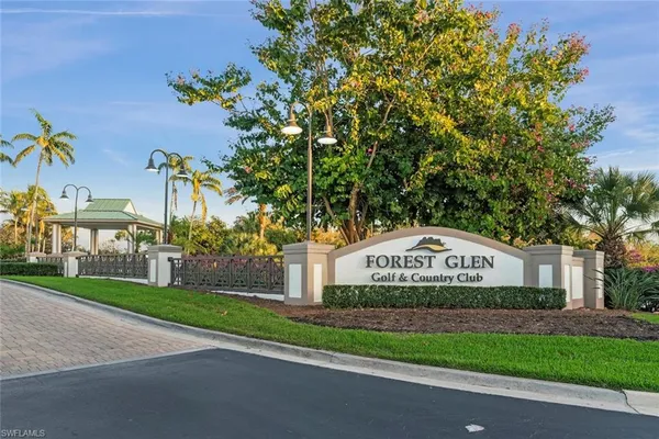 $525,000 | 3653 Periwinkle Way, Unit 127, Naples, FL 34114