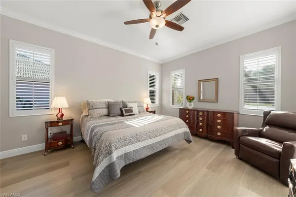 $525,000 | 3653 Periwinkle Way, Unit 127, Naples, FL 34114