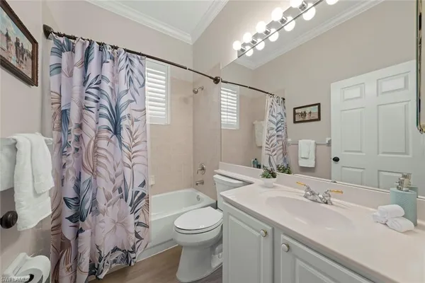 $525,000 | 3653 Periwinkle Way, Unit 127, Naples, FL 34114