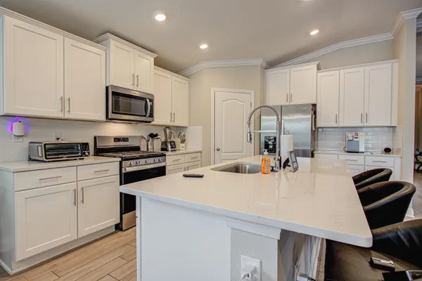 $2,600 | 721 Narvarez Avenue, St. Augustine, FL 32084