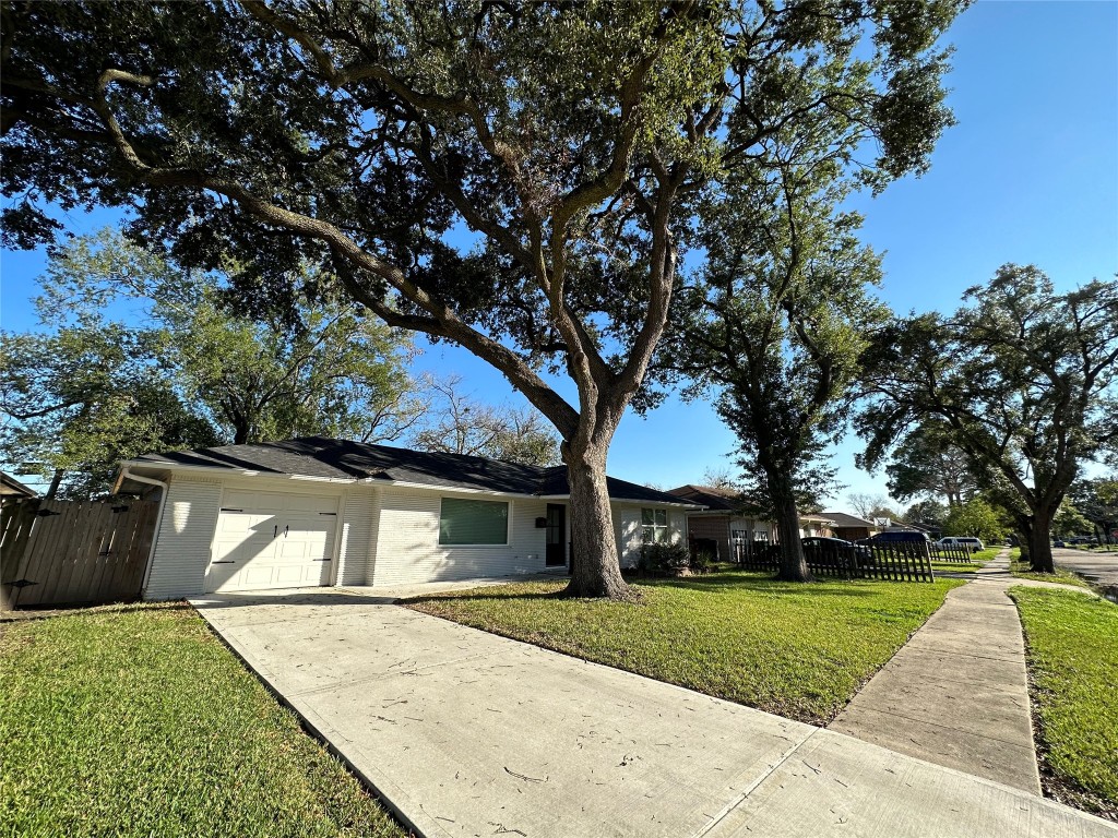 1701 Buchanan Street Pasadena, TX 77502 - Photo 2 of 14