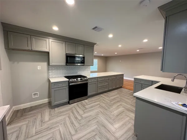 $1,895 | 1701 Buchanan Street, Pasadena, TX 77502